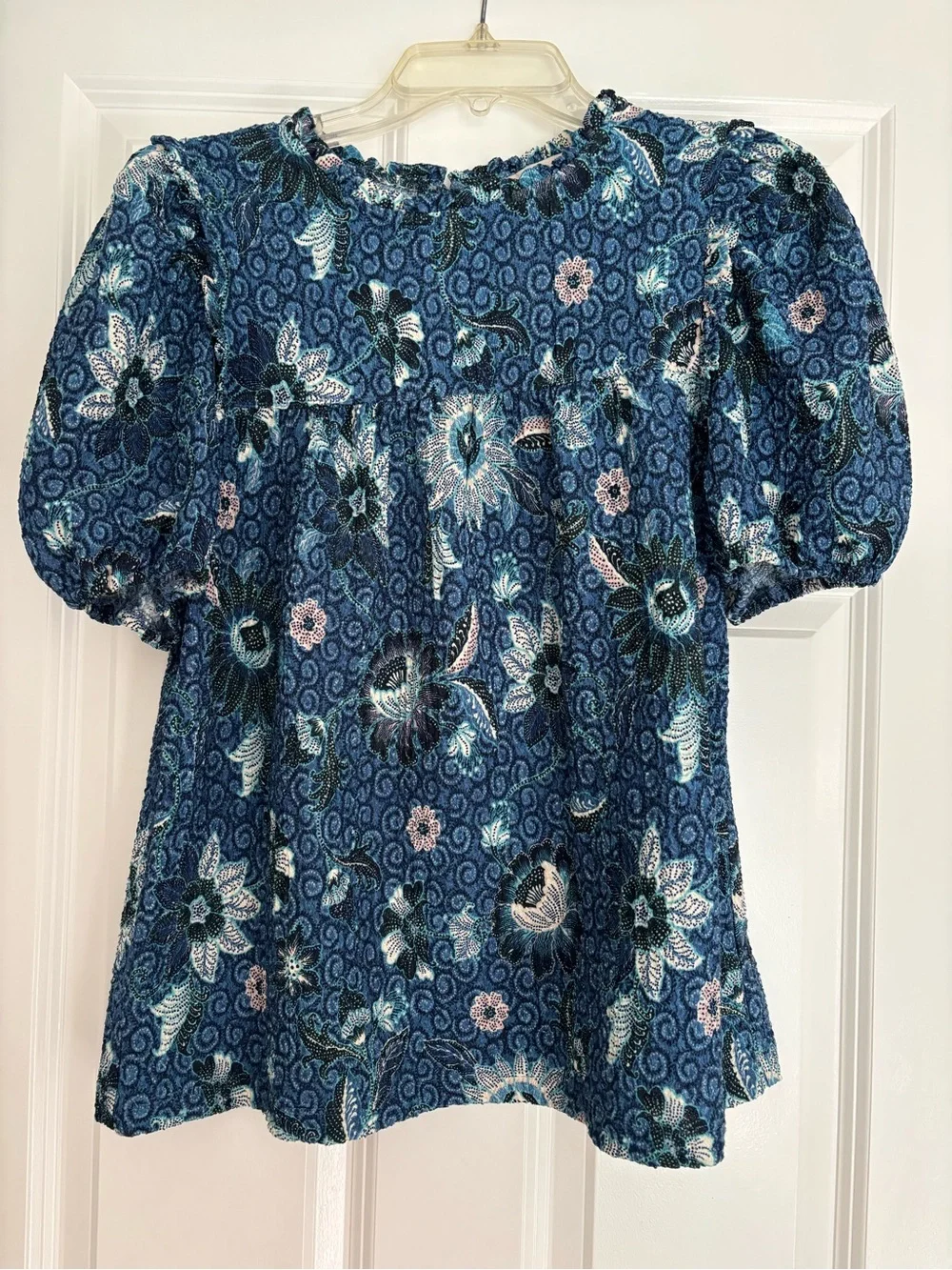 LOFT S Blue Floral Puff-Sleeve Women's Top